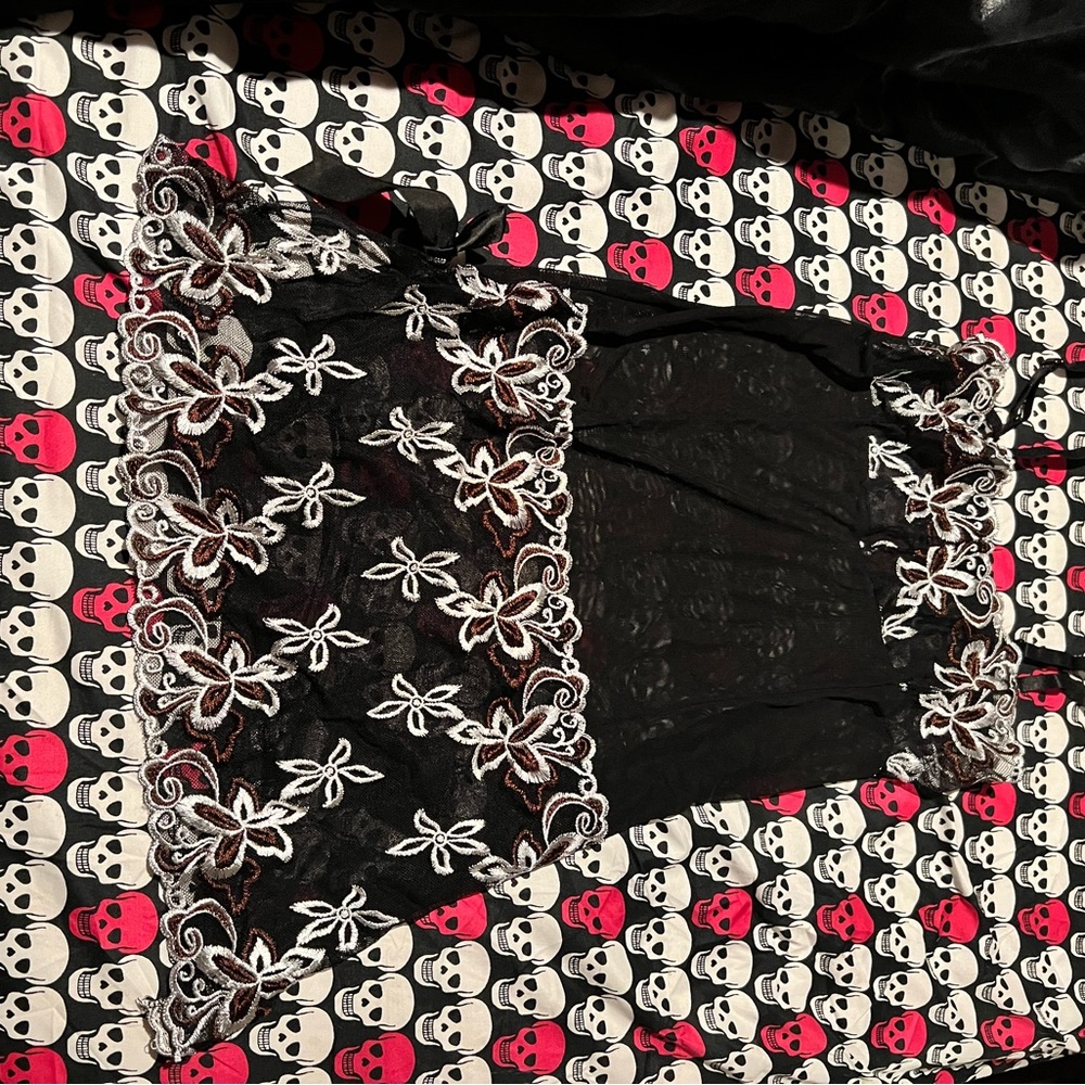 Woman’s Sexy Nighty Black/White Size Medium